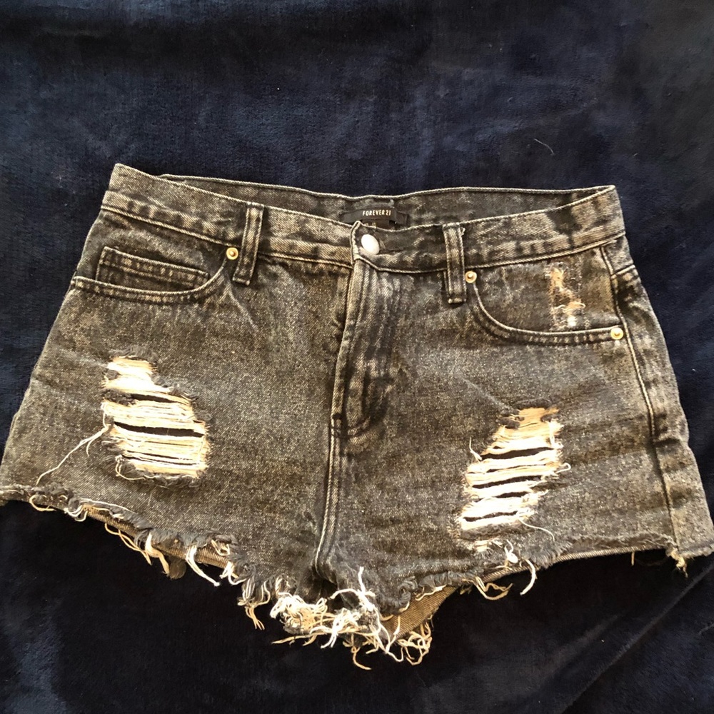 Black Wash Short-Shorts